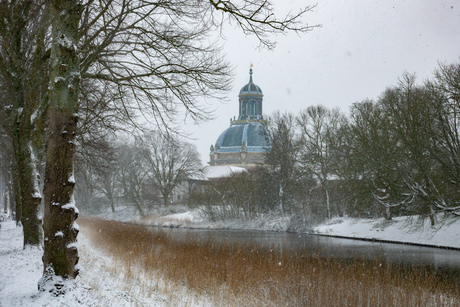 Oostkerk in winterse sferen