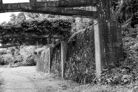 Bonsdalgroeve - reparatiewerkplaats vliegtuigmotoren WOII 