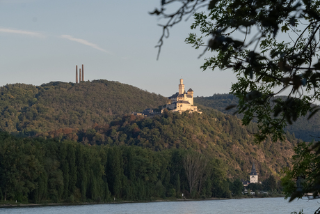 Marksburg gezien vanaf Rhens