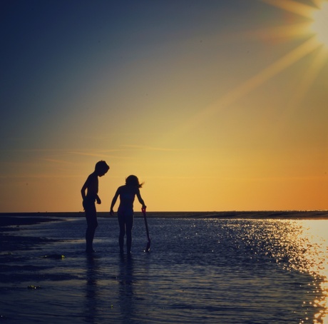 Samen op het strand 