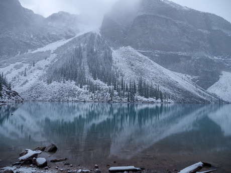 Lake Moraine in the snow