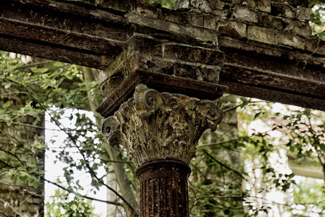 Das weiße Schloss am Meer. 