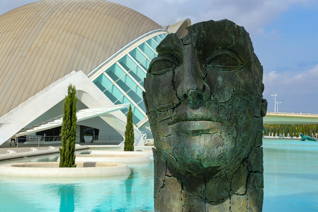 Bronzen beeld in Valencia