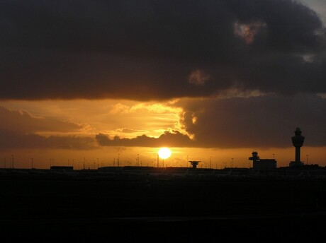 Schiphol na weer een bewogen dag