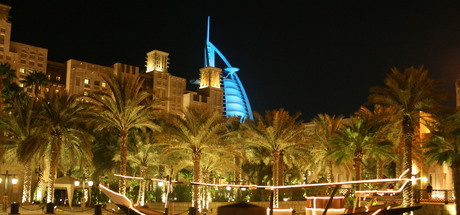 Burj Al Arab bij nacht