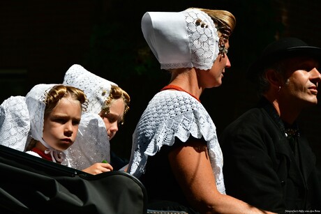 Sjeesjesrijden in klederdracht