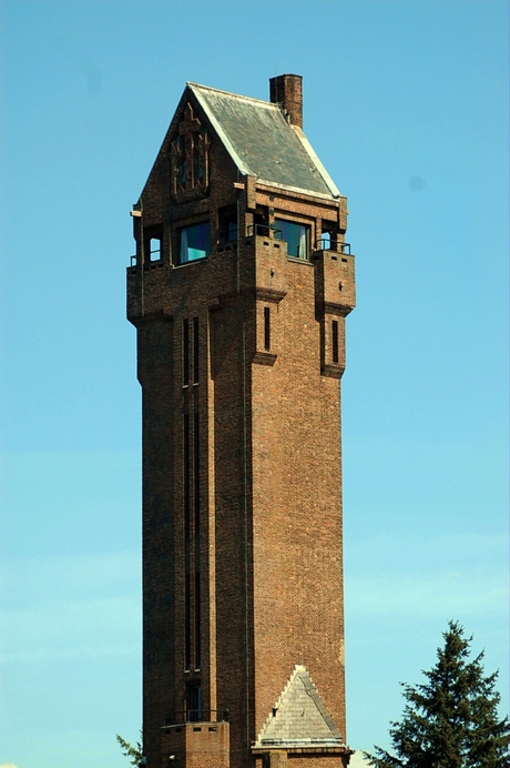 een toren van een gebouw