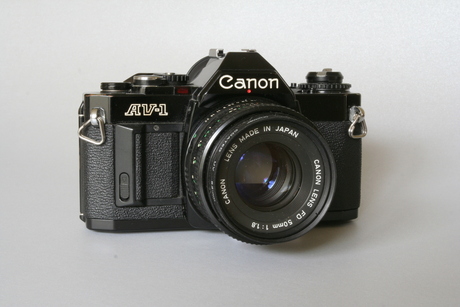 Eerste spiegelreflex camera