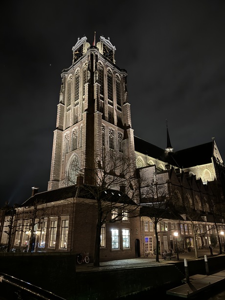 Grote kerk bij nacht