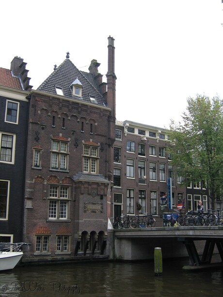 Oudezijdsvoorburgwal.