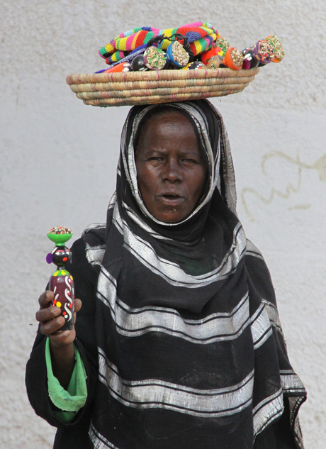 Verkoopster in een Nubian Village aan de Nijl.JPG