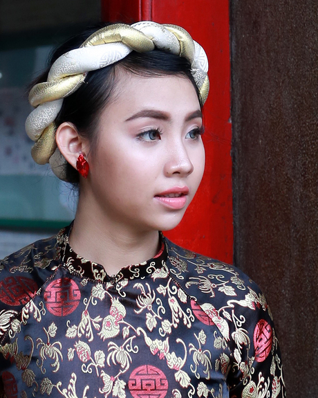 Beauty shoot in temple Ho Chi Minh