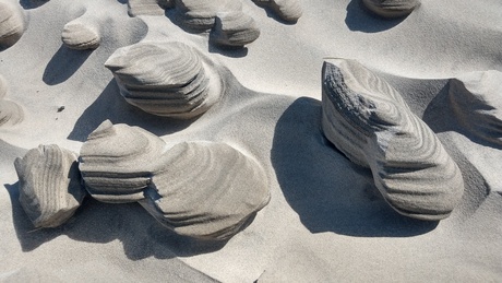 Natuurlijke zandsculpturen