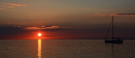 Het is feest als de zon onder gaat.