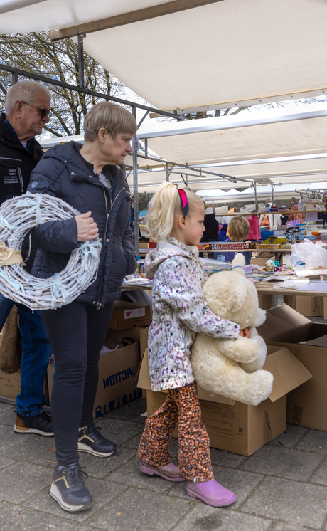 Rommel markt voor het goede doel 