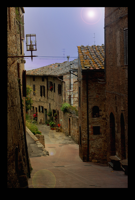 Steegje in San-Gimignano Toscane