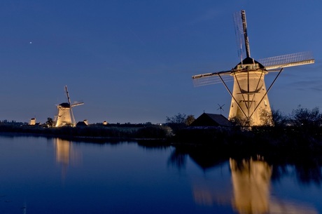 Verlichte Molens in Kinderdijk