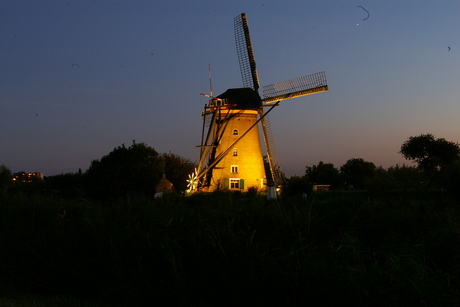 Kinderdijk bij avond