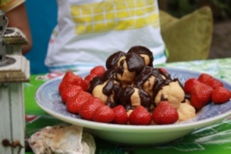 chocoladesoesjes met aardbeien