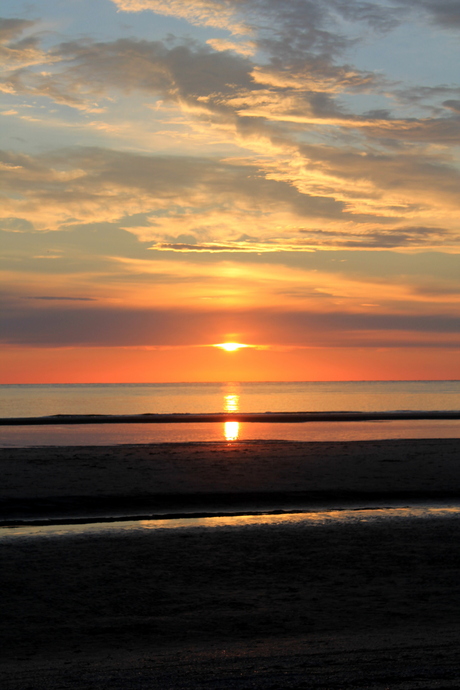 Prachtige zonsondergang van Ameland