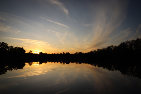 Zonsondergang in de herfst