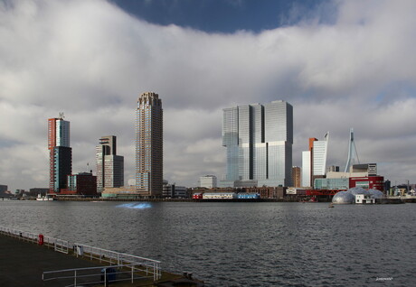 Skyline Kop van Zuid Rotterdam...