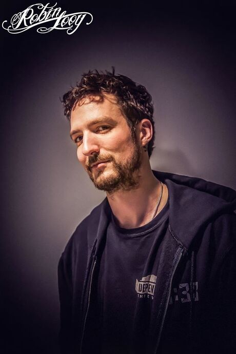 Frank Turner backstage