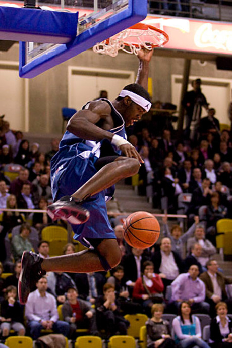 Dunk Doron Perkins