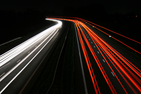 Snelweg bij avond