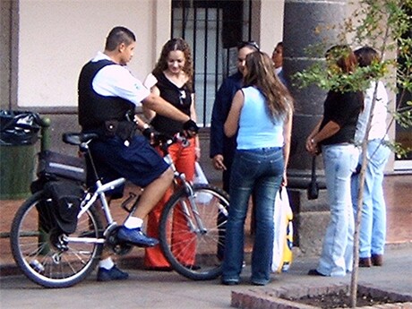 Stoere politie-fiets