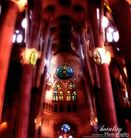 Barcelona kerk vanbinnen