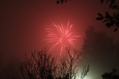 vuurwerk in de mist