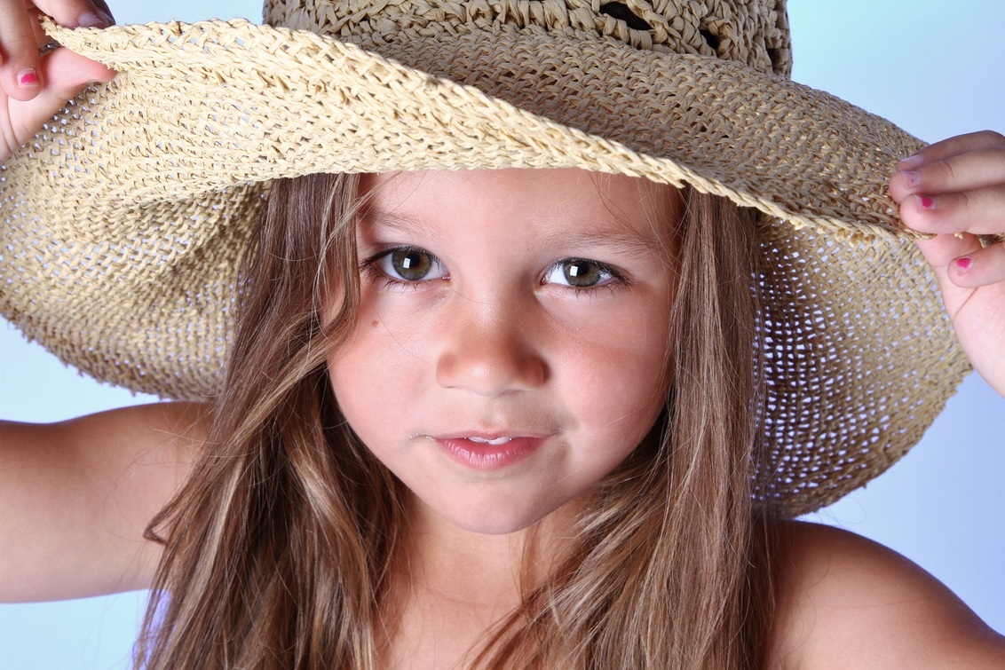 Jeugd spoel Bijproduct lief meisje met hoed - foto van arlette_zoom - Portret - Zoom.nl