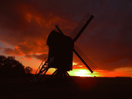 molen in avond rood