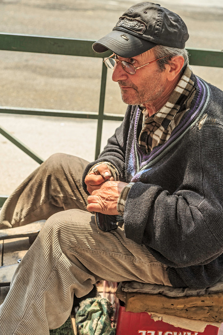 schoenmaker op straat