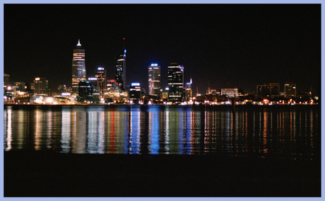 Perth bij nacht