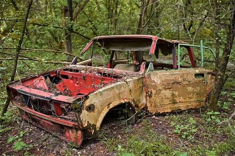 Verlaten auto in de buurt van #Tsjernobyl #fotoclass