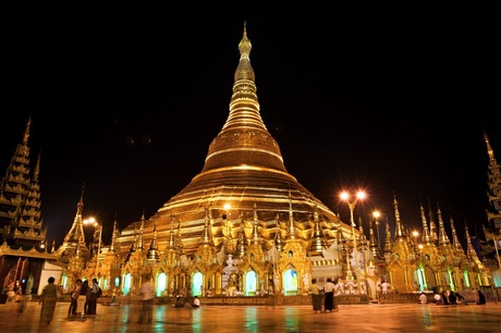 Shwedagon pagoda at night