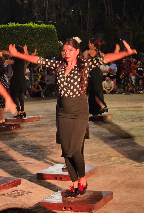Danseres op straat in Merida (Mexico)