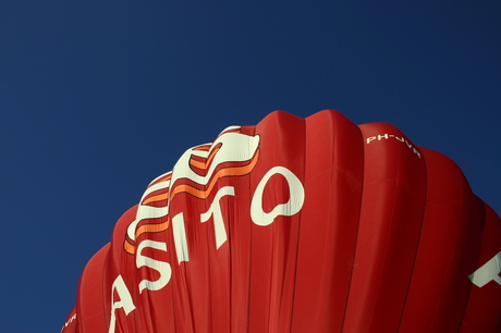 de ballon is bijna op spanning...