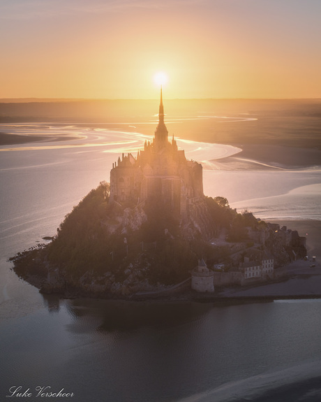 Sunrays Mont Saint Michel 
