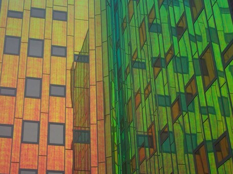 Gebouw met olieruiten