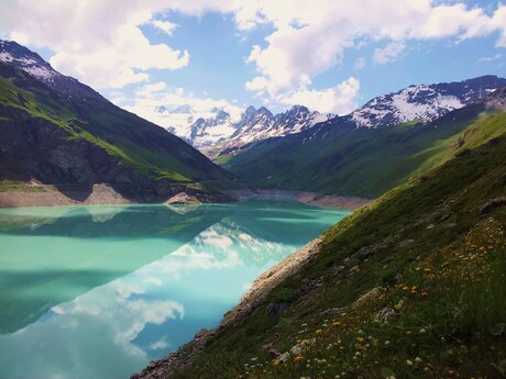 Spiegelglad water, gletschermeer