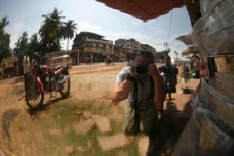 Zelfportret in waterkruik