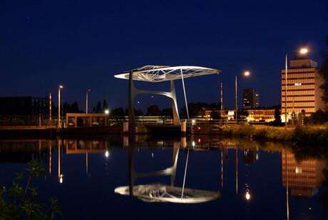 Calvebrug by night