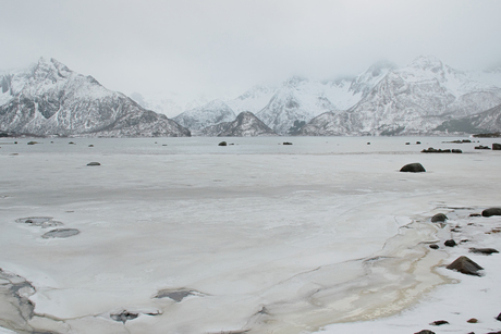 Half bevroren meren (Lofoten 4)