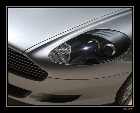 Aston Martin frontlight 2