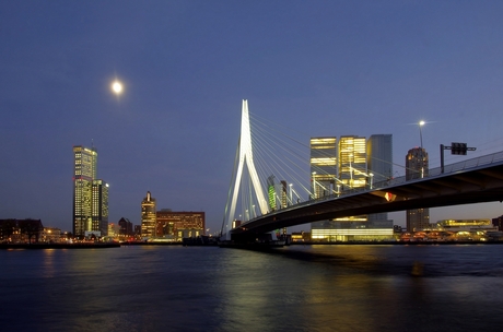 avond sfeer in Rotterdam