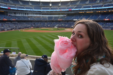 Een suikerspin eten bij de NY Yankees