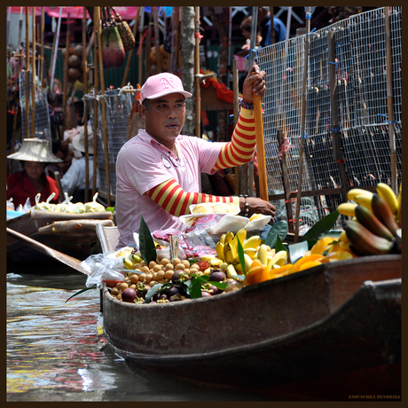 Floating market